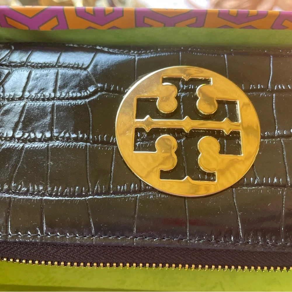Brand New In Box- Black Tory Burch Wallet. - Picture 3 of 7